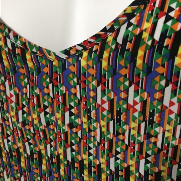 Forever 21 Cute Back Detail Tank - Picture 3 of 4